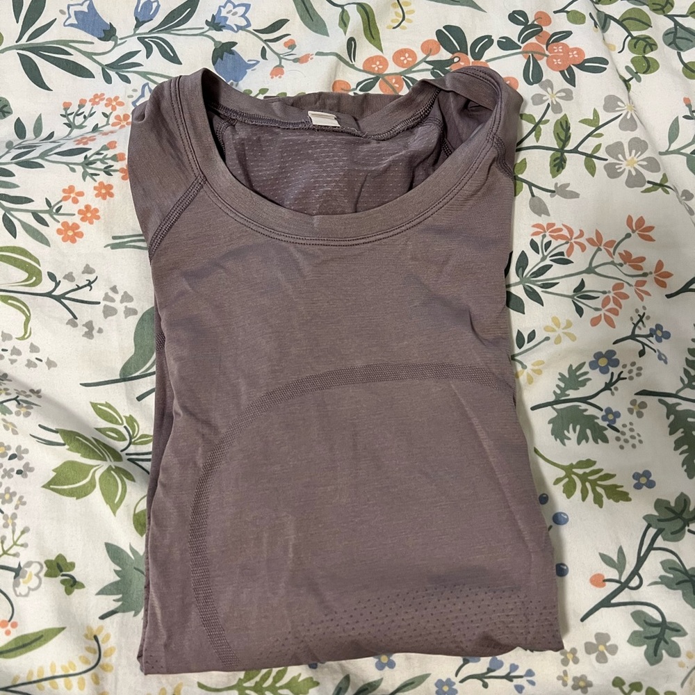 Lululemon Swiftly Tech Short Sleeve Shirt Size 8 Pink Mauve